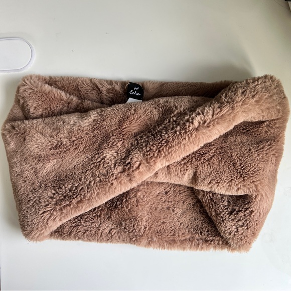 Echo scarf faux fur scarf, fake fur scarf, plush scarf, infinity scarf - Picture 5 of 7